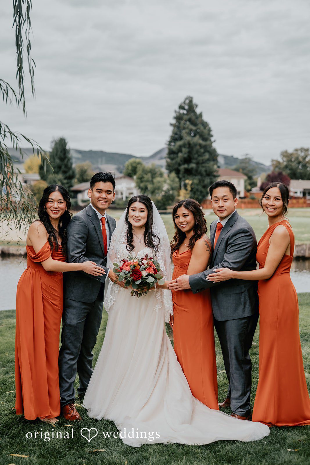 A beautiful portrait of the bride and her bridal party
