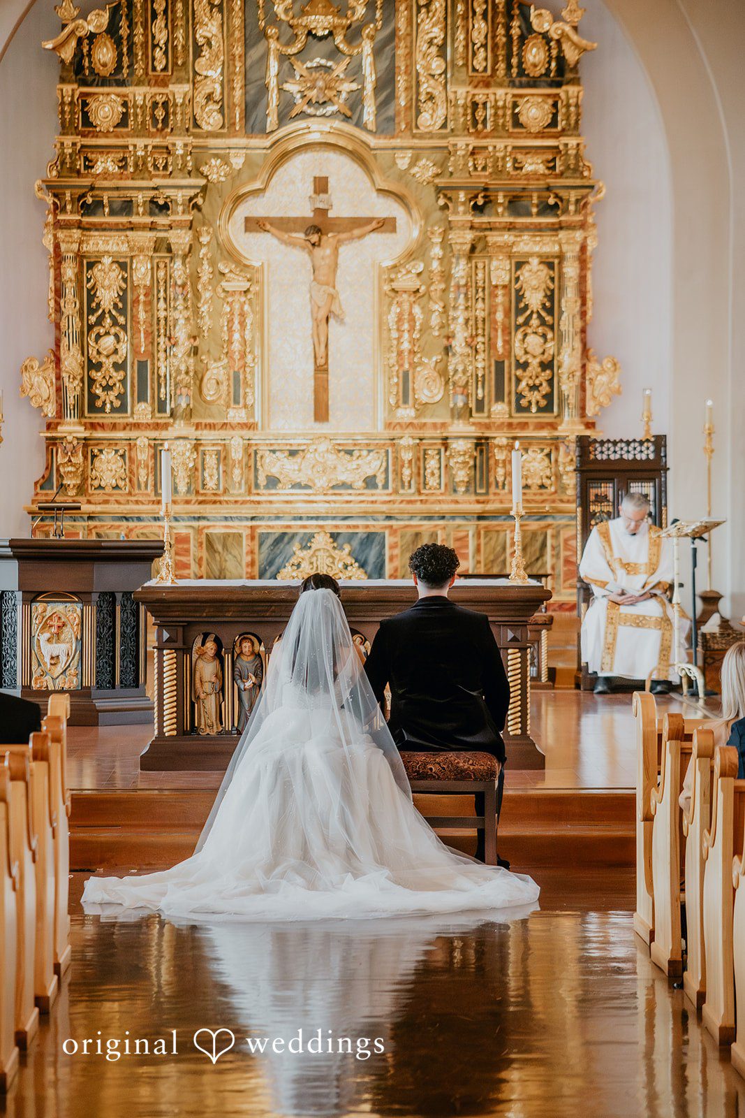 Jakob + Flowreen A portrait of couple by the altar
