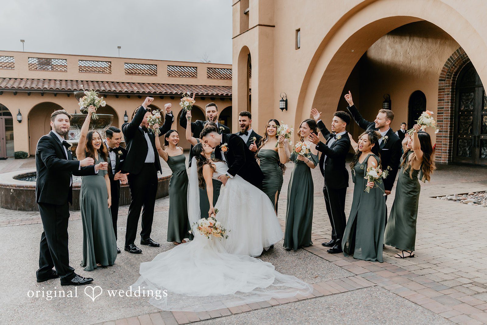Jakob + Flowreen A romantic portrait of the couple with their bridal party