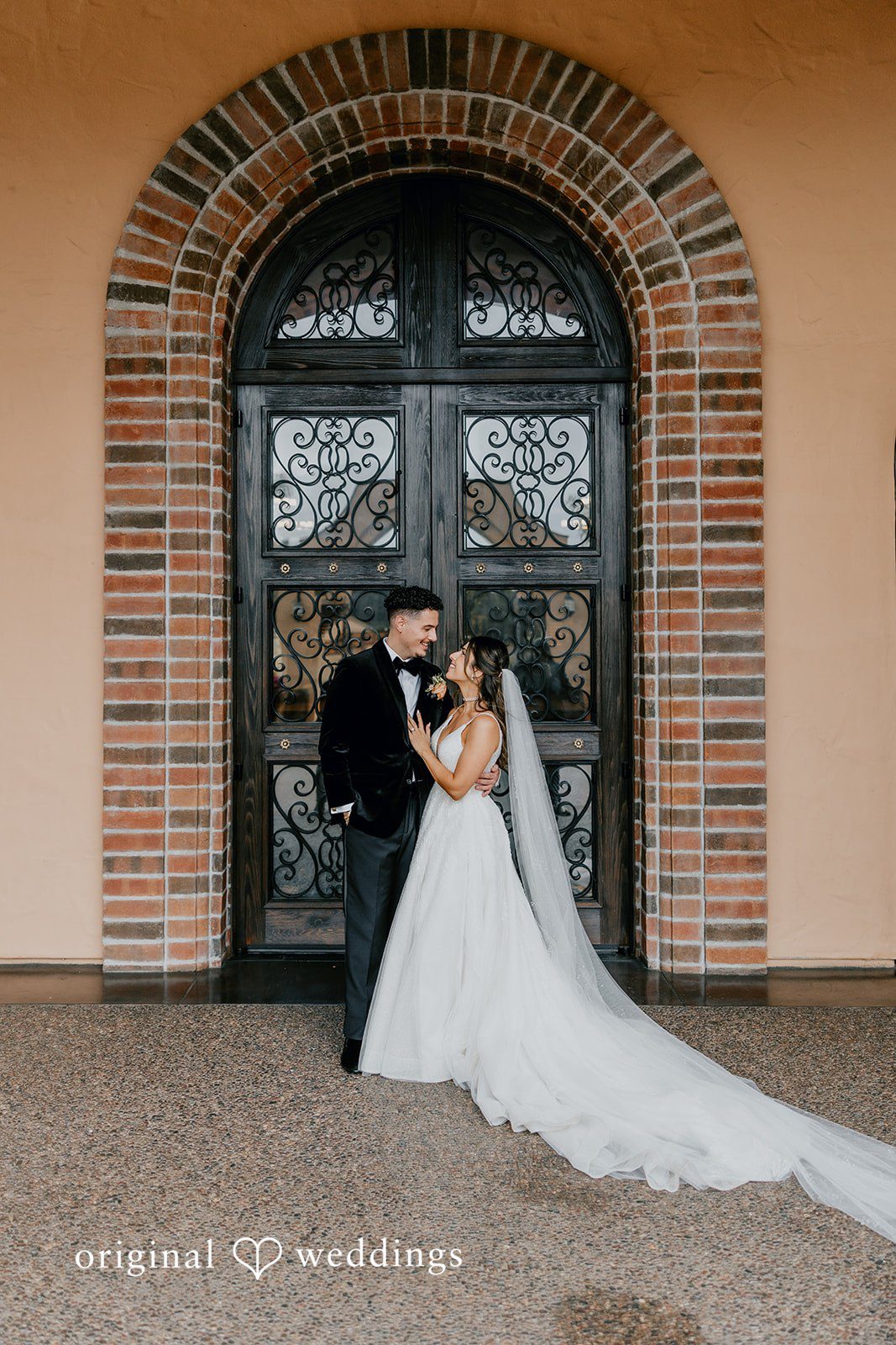 Jakob + Flowreen A romantic portrait of the couple at St Gabriel Catholic Church