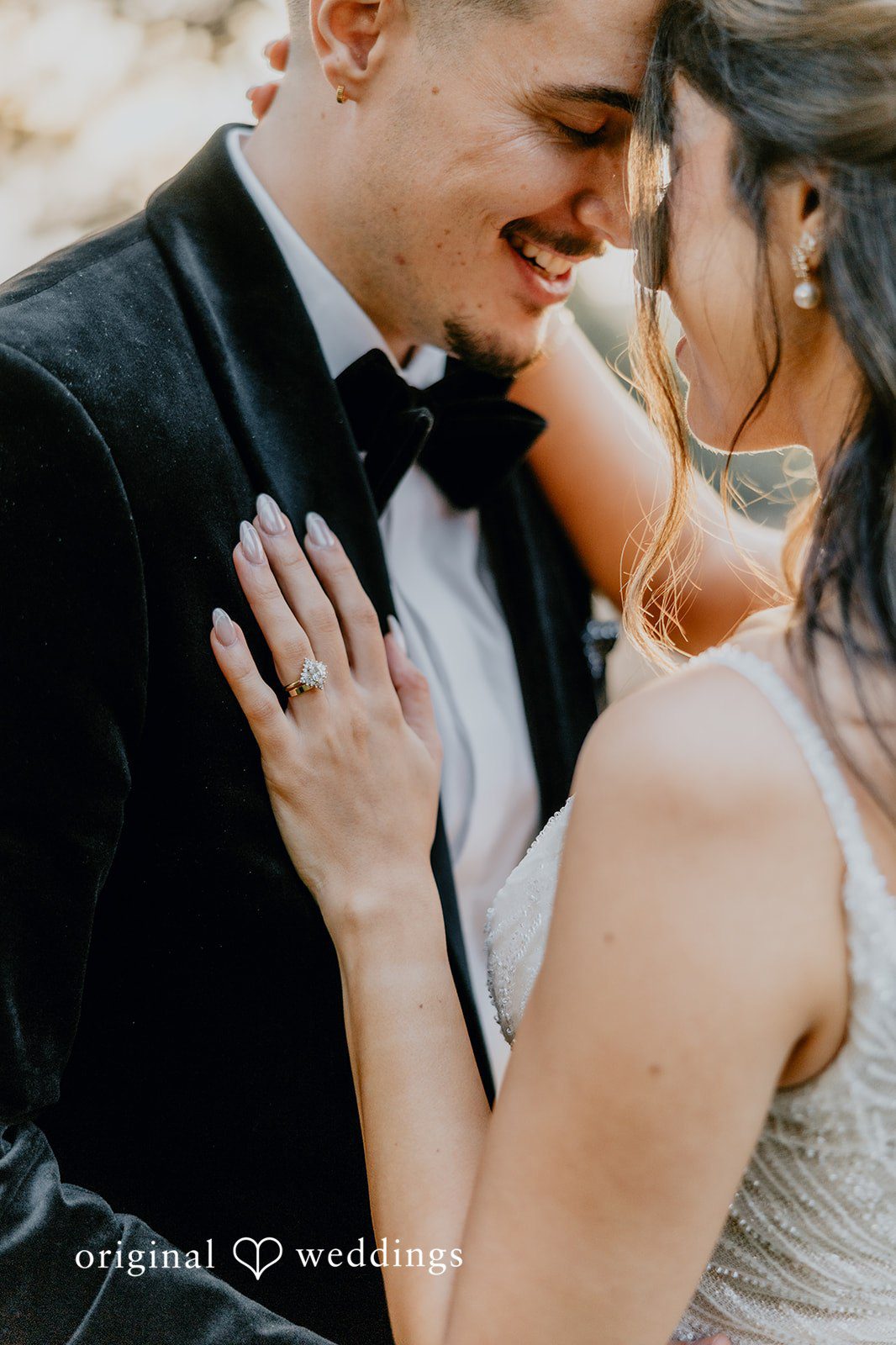 Jakob + Flowreen A close-up shot of the couple