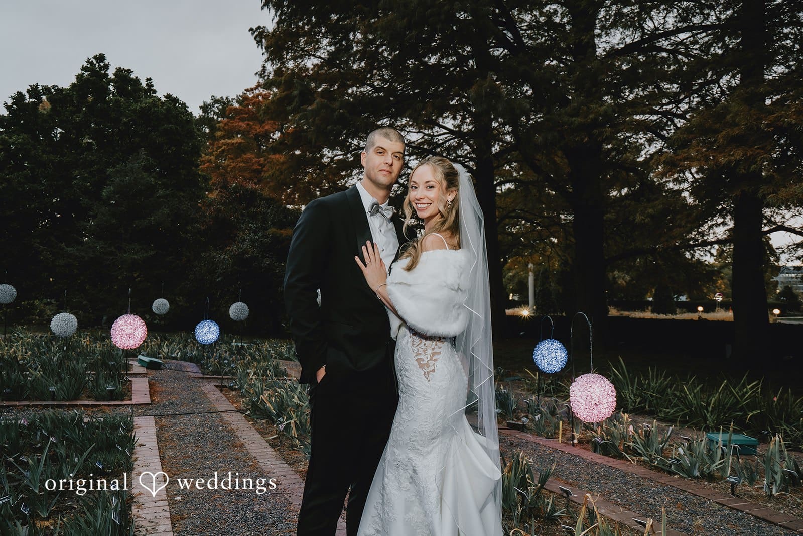 The bride and groom in a stunning portrait at their Missouri wedding venue