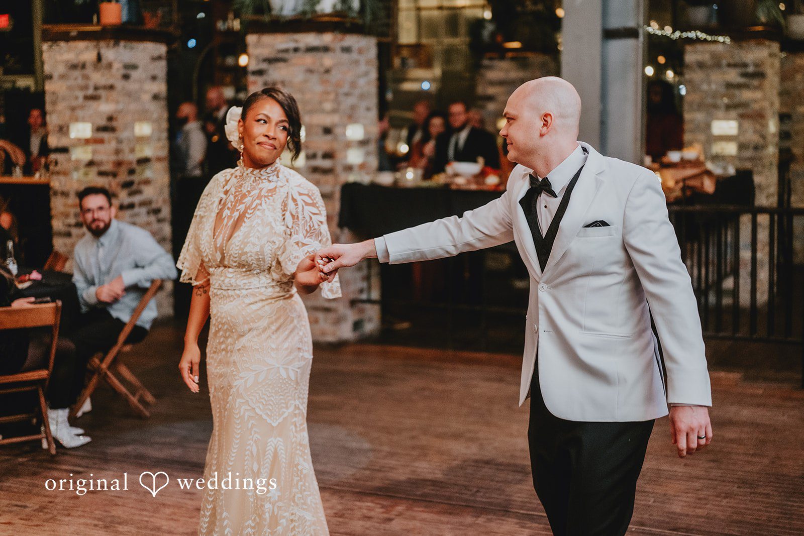 Milwaukee Wedding Photographers at The Cooperage | Zari & Ryan -