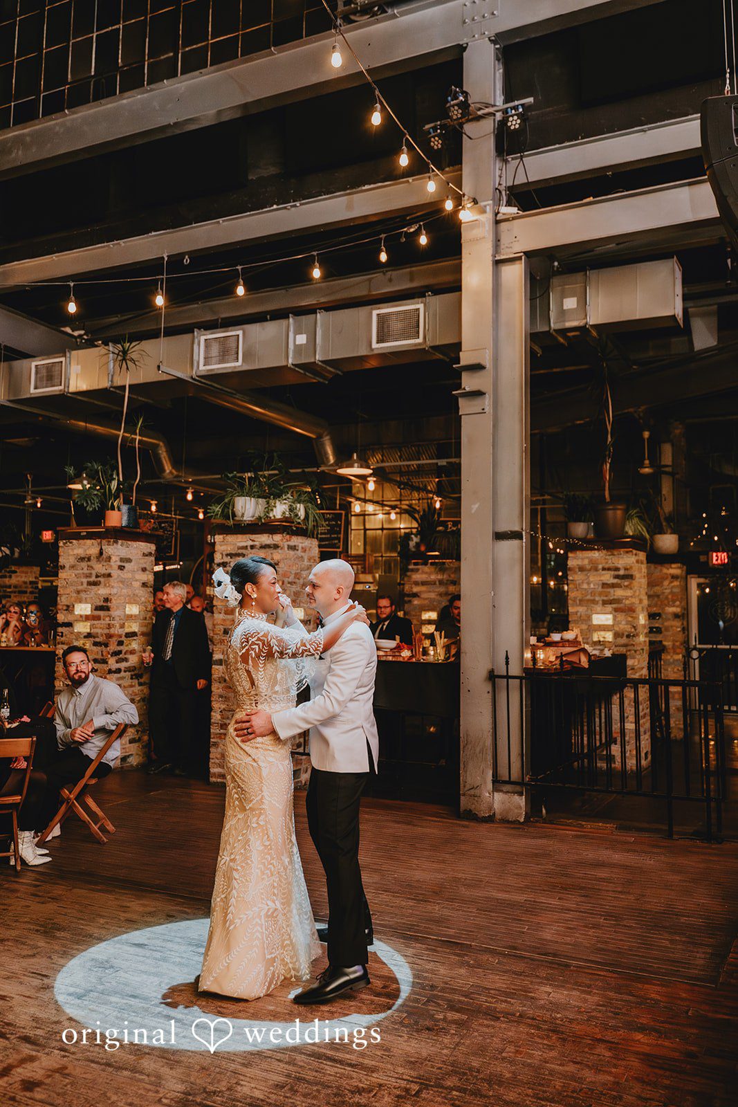 Milwaukee Wedding Photographers at The Cooperage | Zari & Ryan -