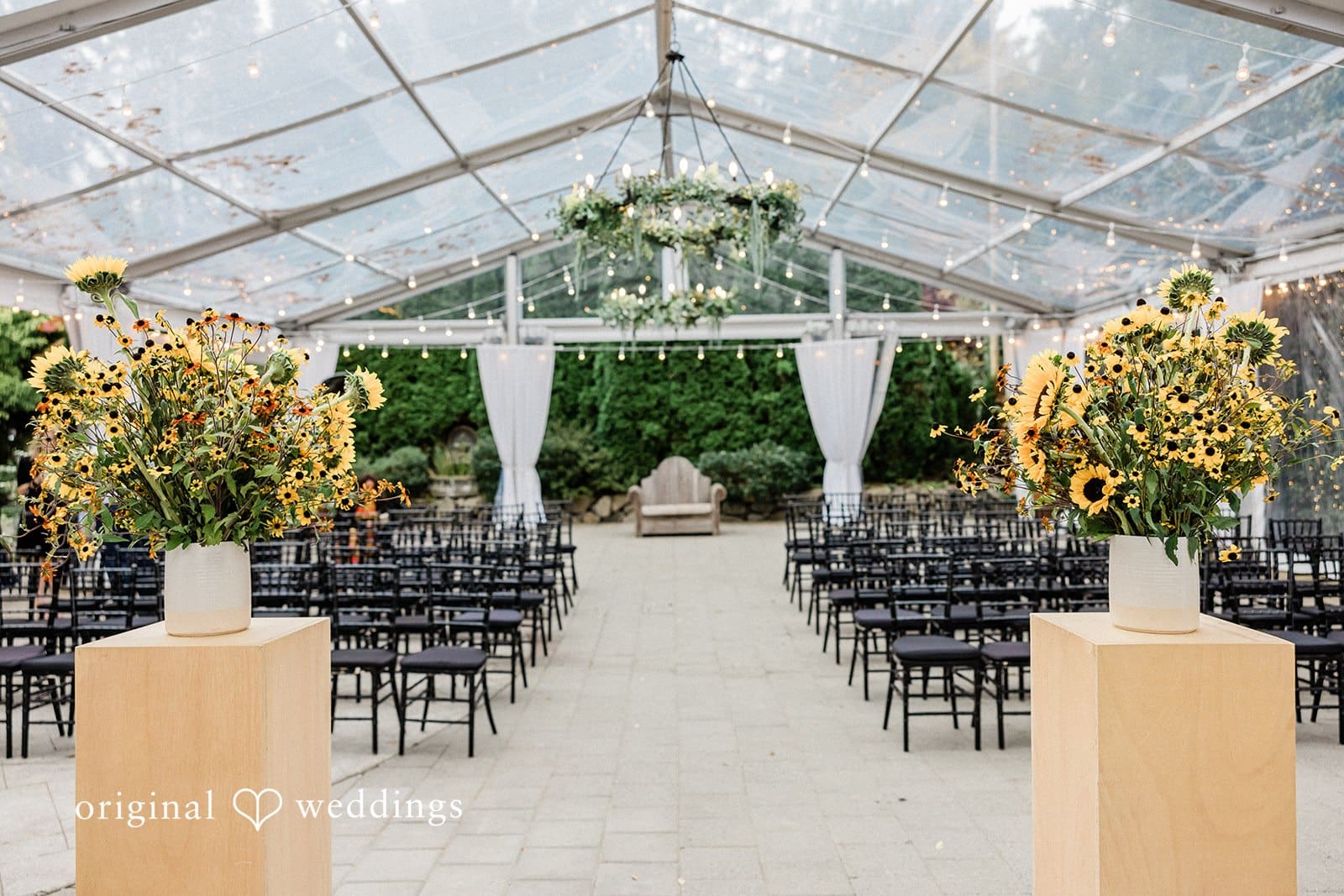 Classical decoration at Manor House by Seattle wedding photographer