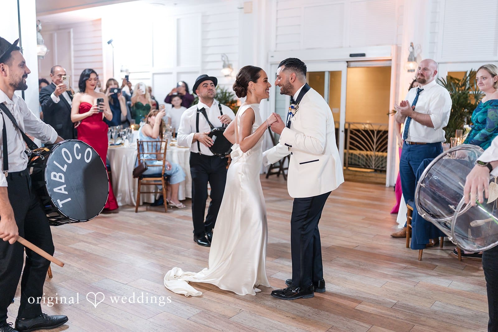 Romantic dance of the couple at The Palms Hotel & Spa