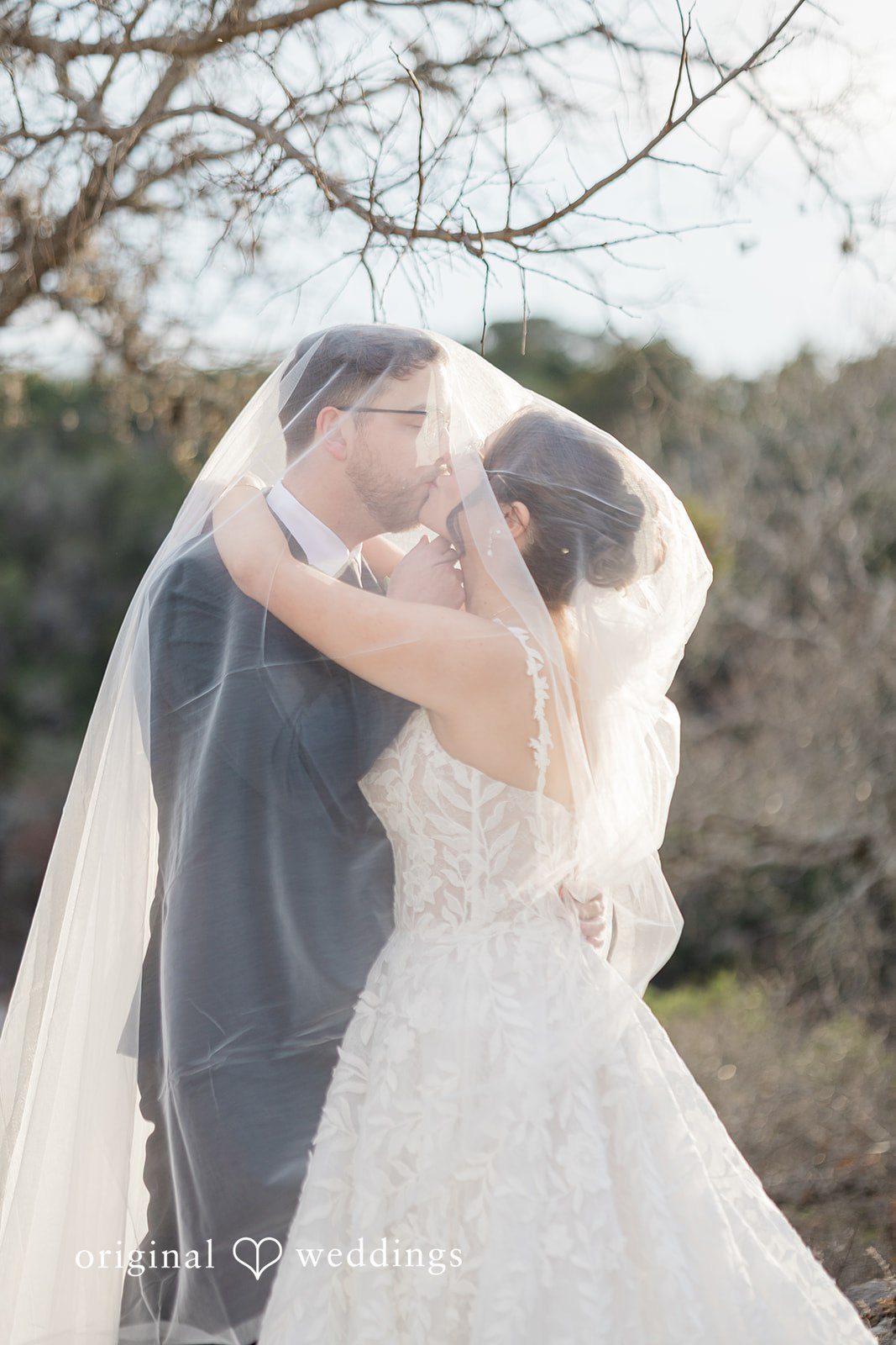 A stylish romantic portrait of the couple