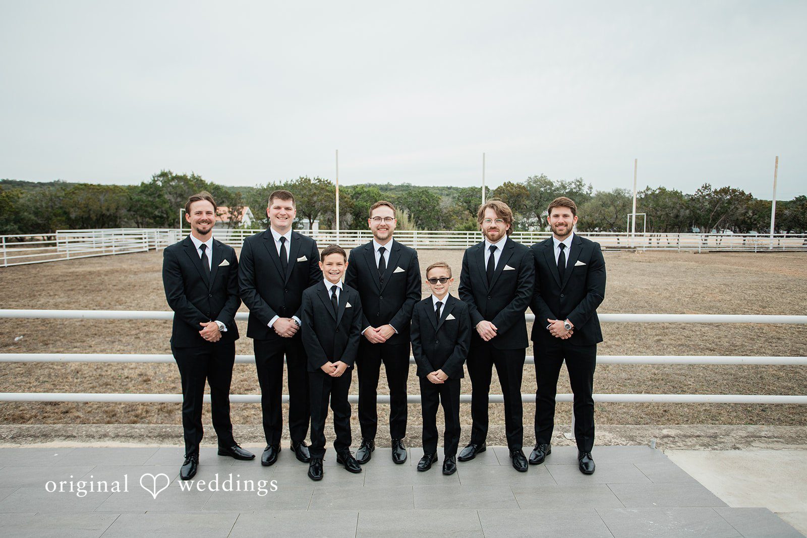 A stunning portrait of the groom and the groomsmen