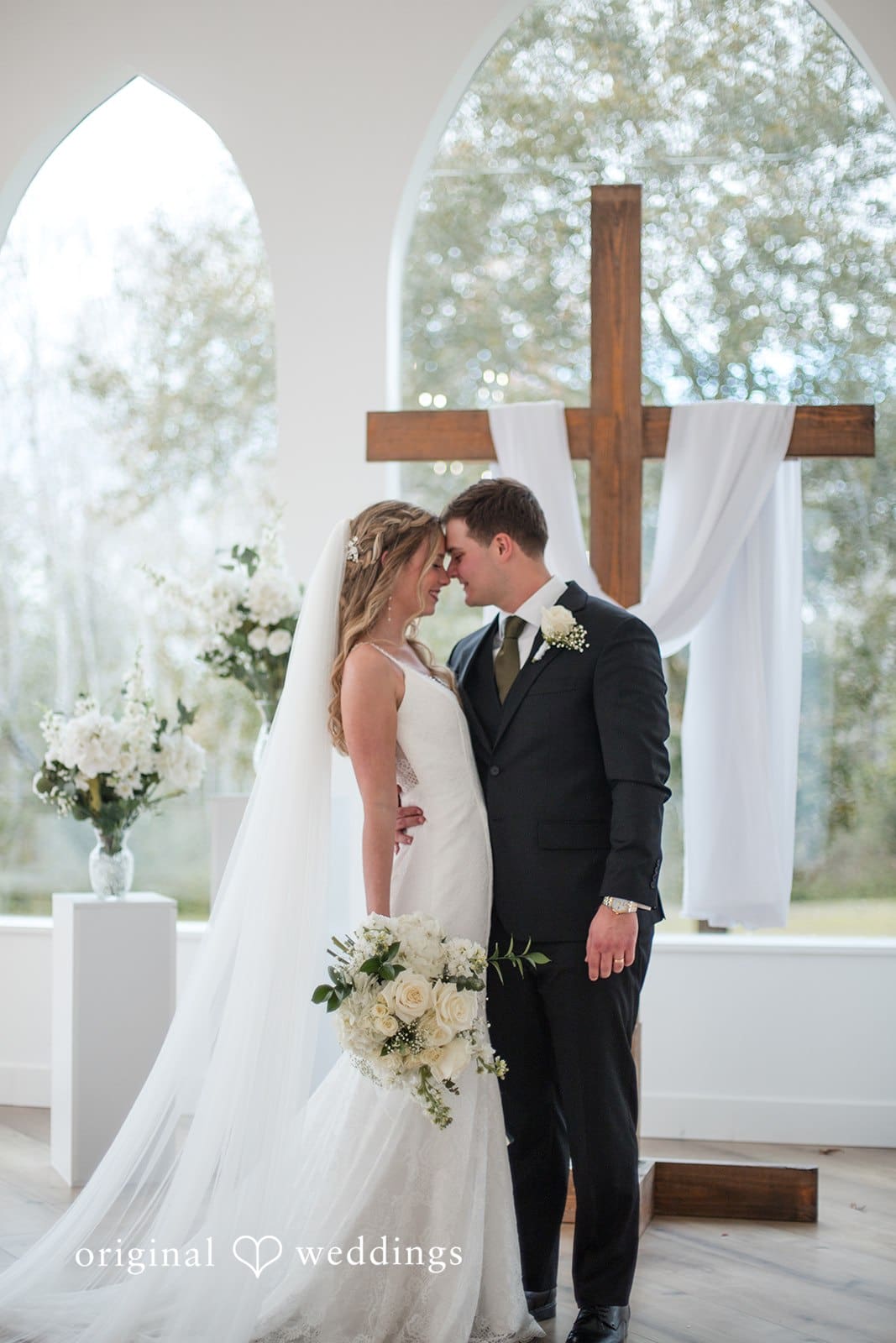 January 03, 2026 – Brianne & Luke – (ID-4948) Couple posing for wedding photos