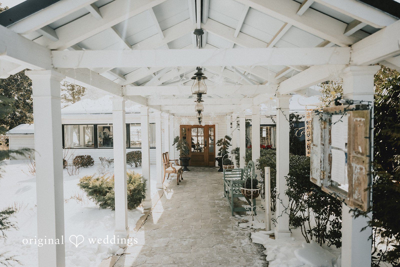 Elegant exterior view of Cedar Knoll wedding venue