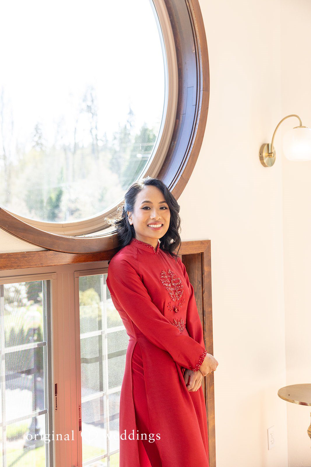 A stunning portrait of the bride in her native attire