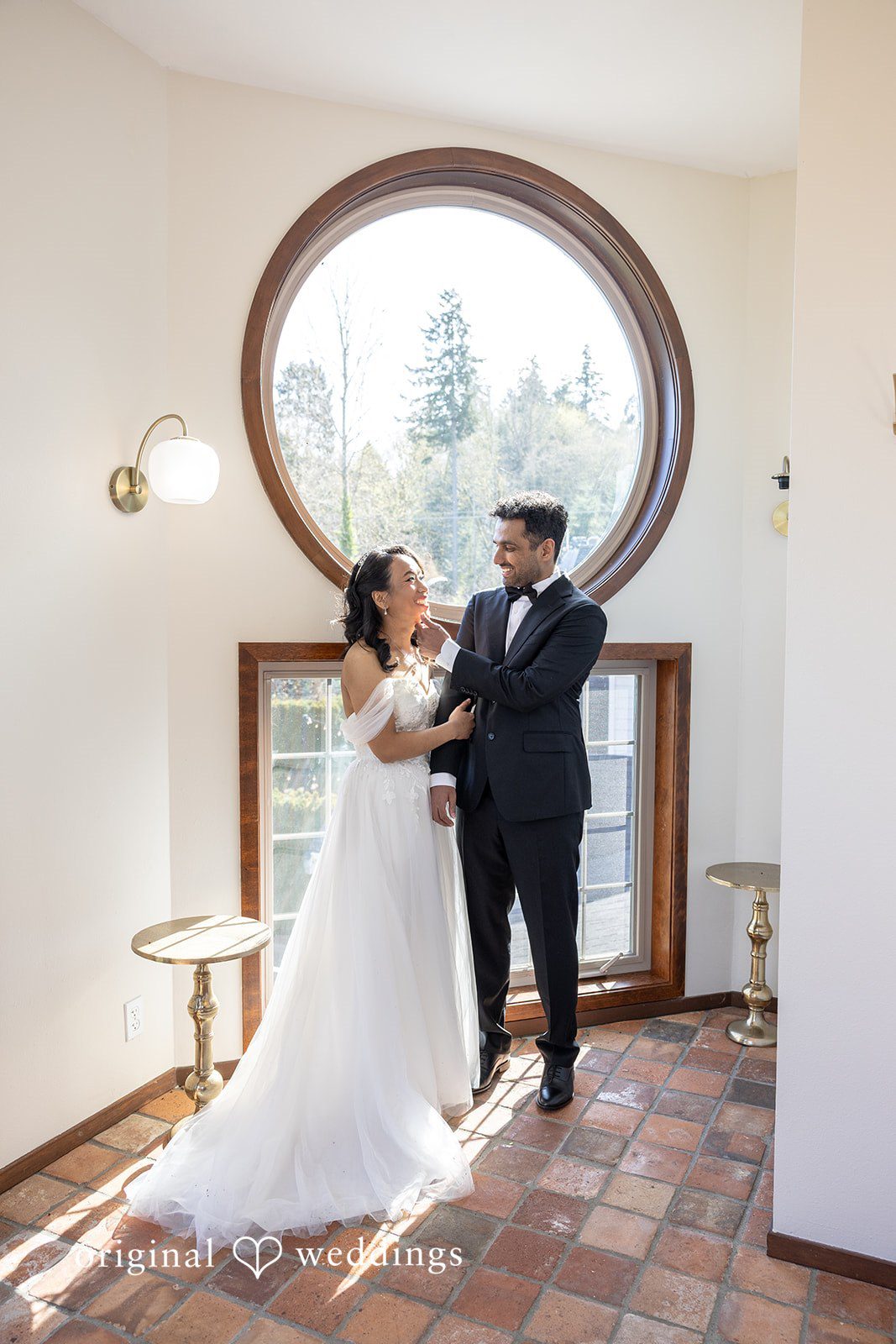 A romantic portrait of the couple at the lodge
