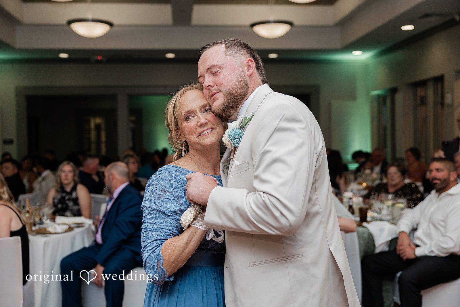 Lovely picture of groom with his family