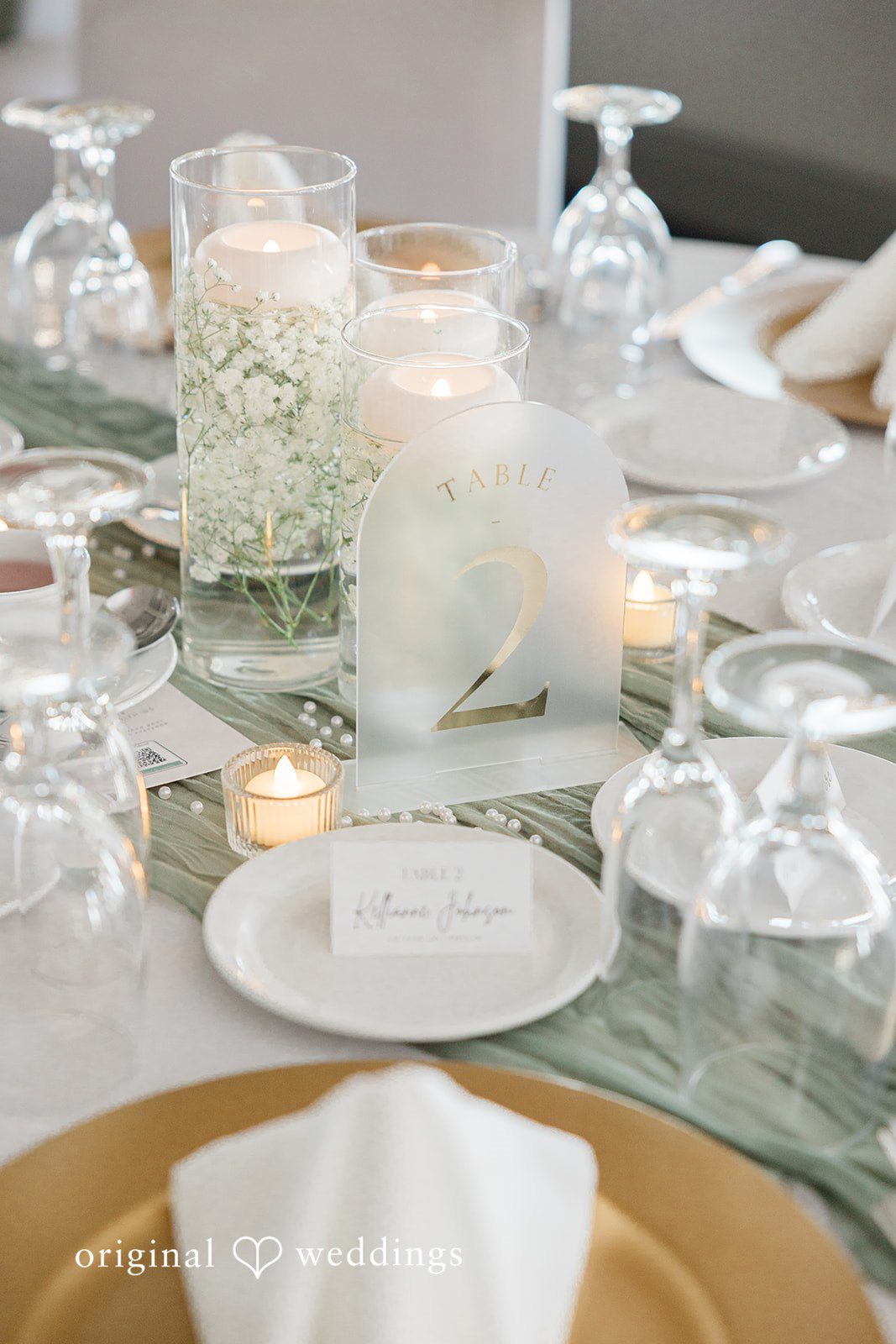 Elegant wedding table setting at Heron Creek Golf & Country Club