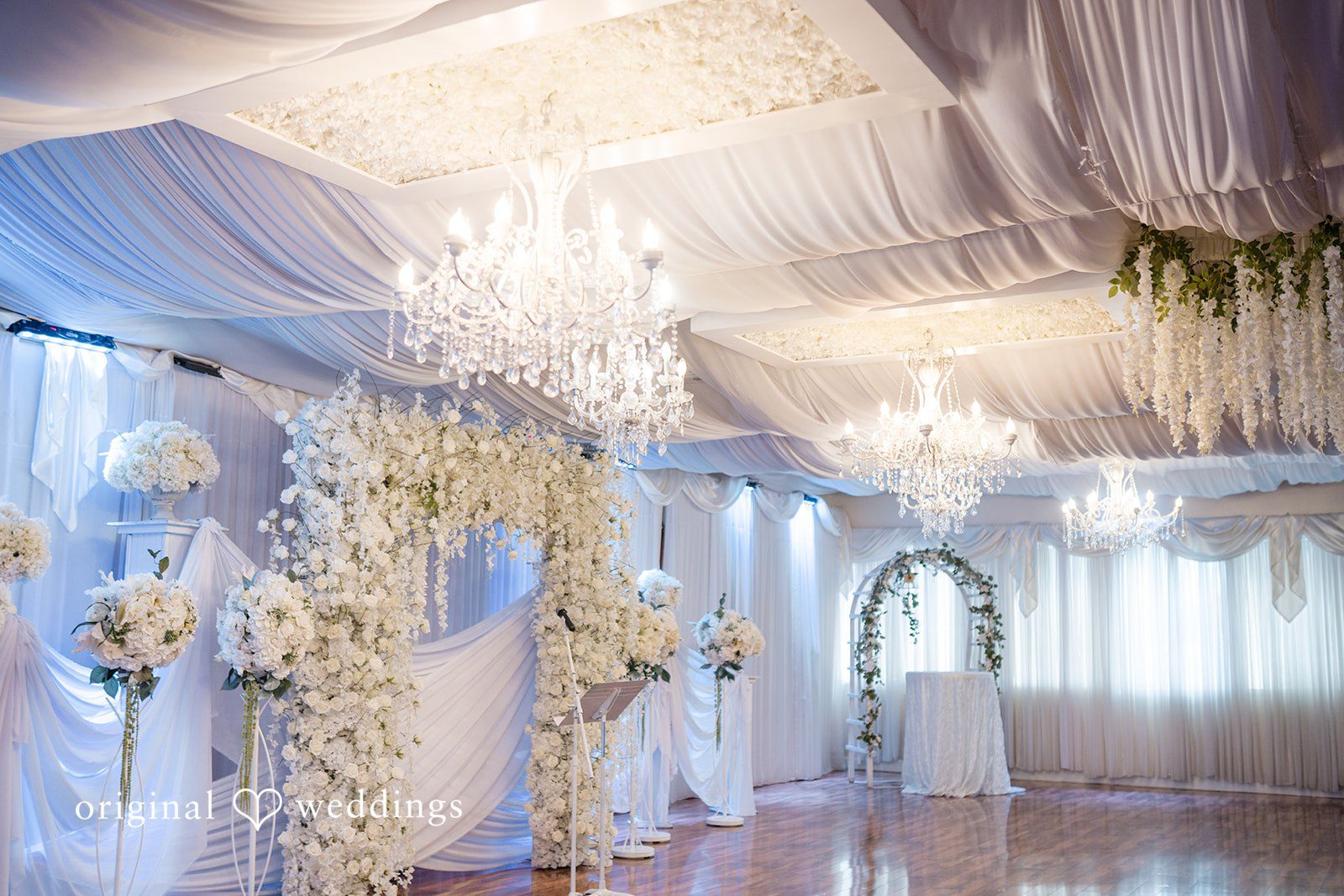 Whitchyna + Kevin Elegant view of Imperial Design wedding venue in Orlando