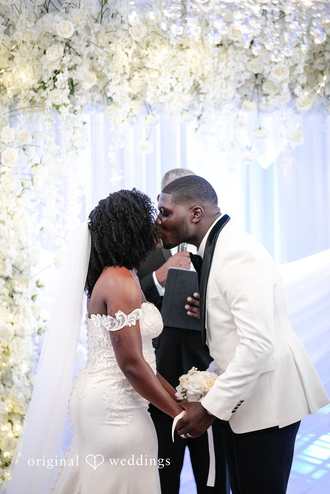 Whitchyna + Kevin Beautiful wedding kiss portrait