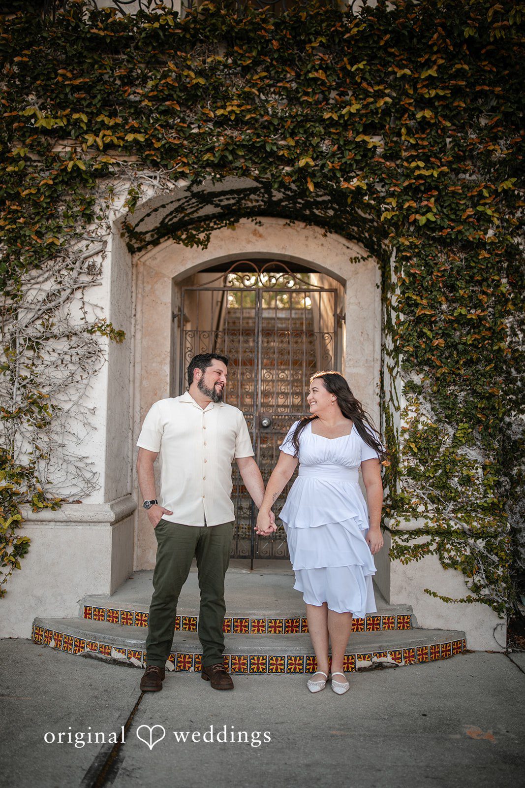 A romantic and stylish portrait of the couple at Kraft Azalea Gardens