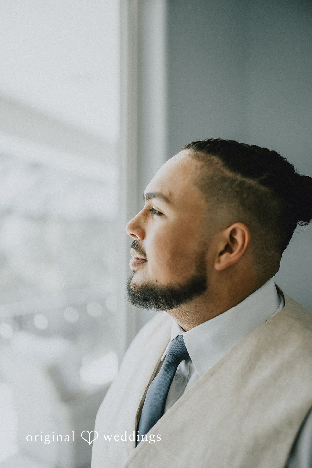 A portrait of the groom before the wedding ceremony