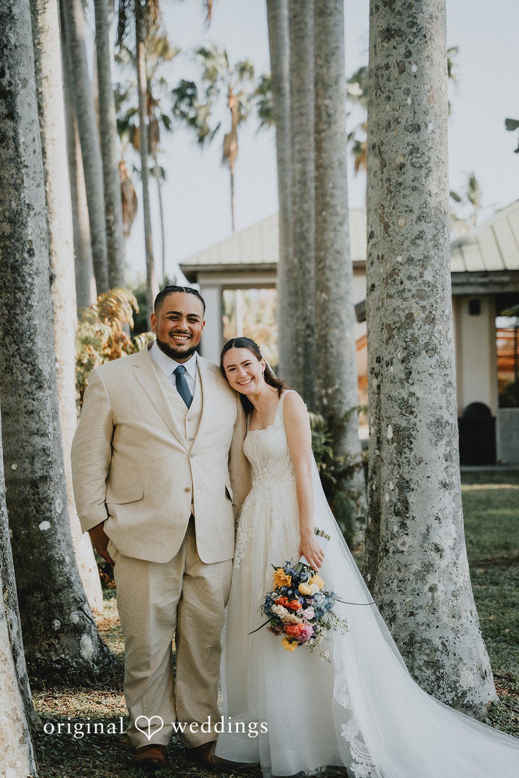 A beautiful portrait of the couple at the Palma Sola Botanical Park
