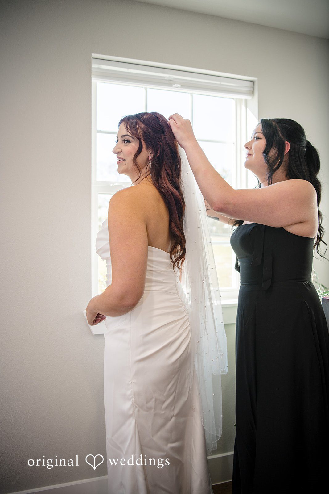 The getting-ready moment of the bride at the lodge