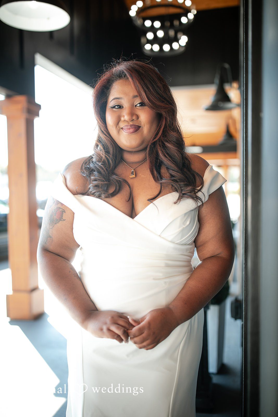 A beautiful portrait of the bride before the wedding ceremony