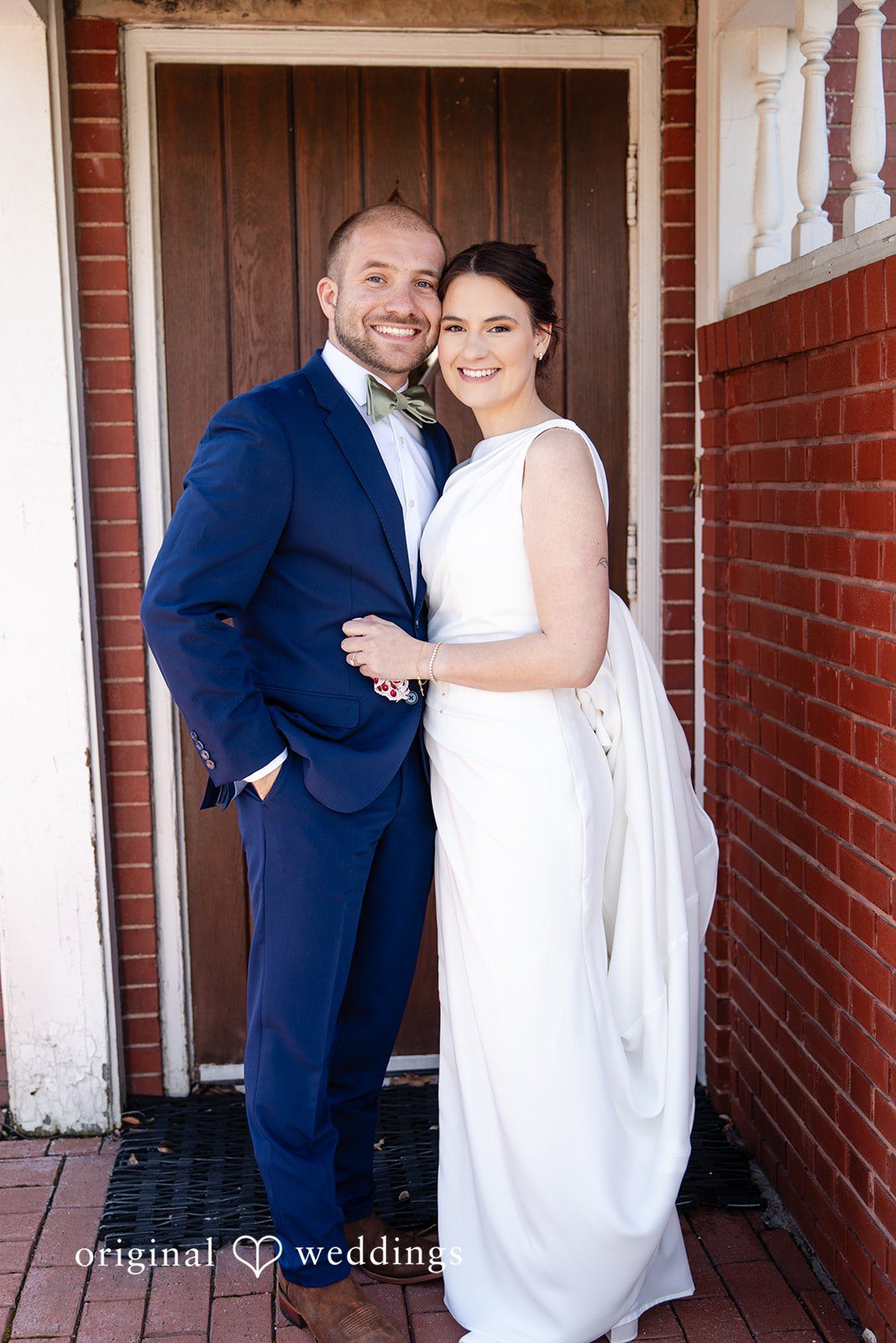 Elegant picture of couple at The Glendale Lyceum
