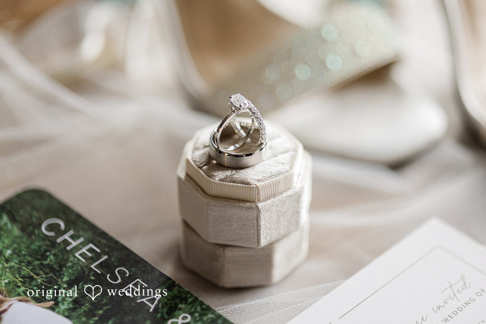 Detailed picture of wedding rings