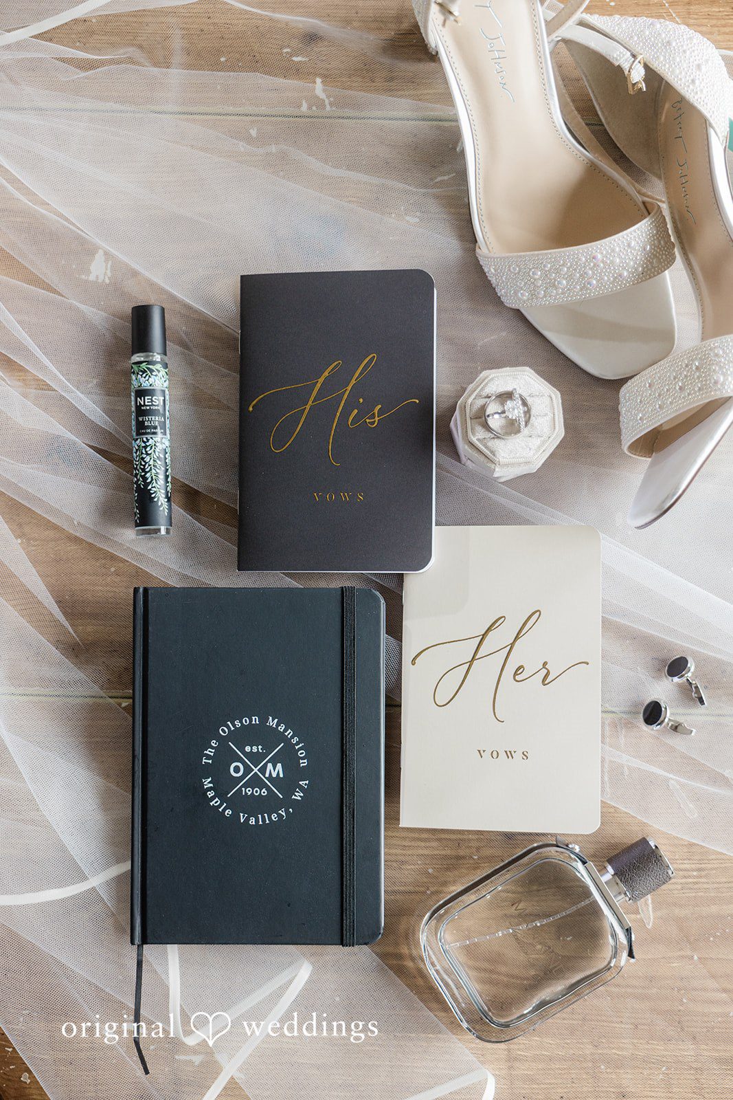 Picture of accessories at The Olson Mansion wedding