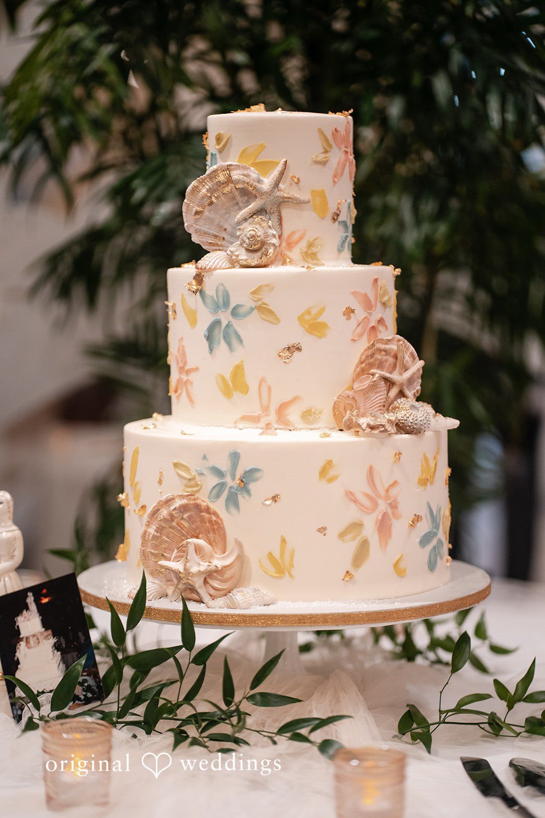 Beautifully designed wedding cake for celebration