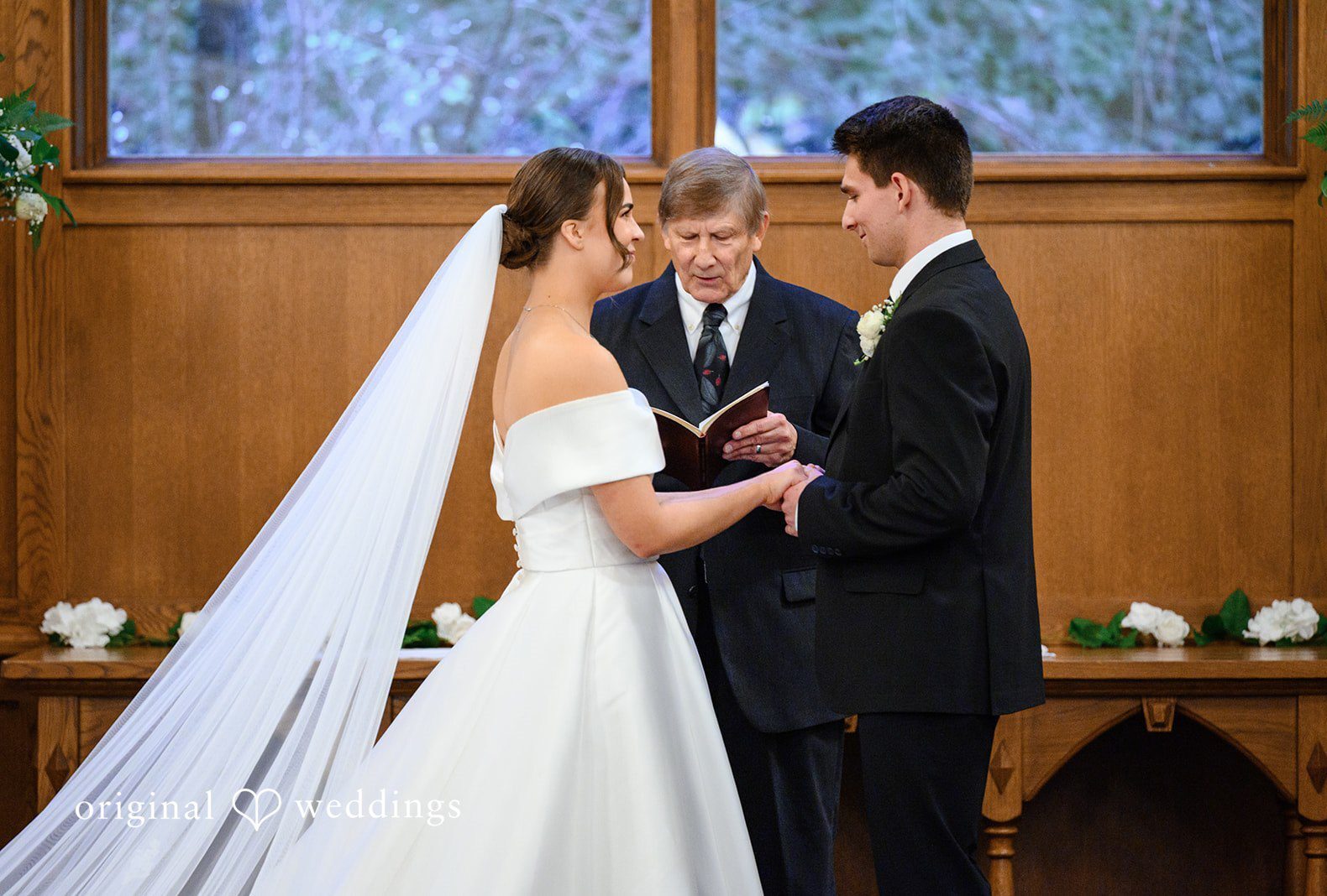 Portland wedding photographers at Abernethy Center capturing the ceremony moment of Avery & Ben from Original Weddings