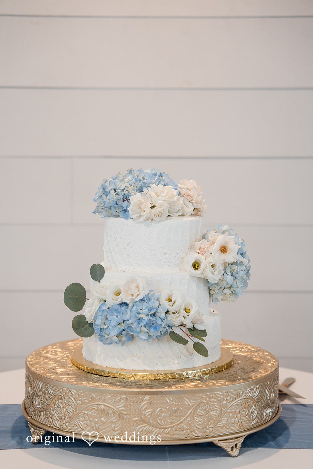 Kennedy + Collin A beautiful wedding cake