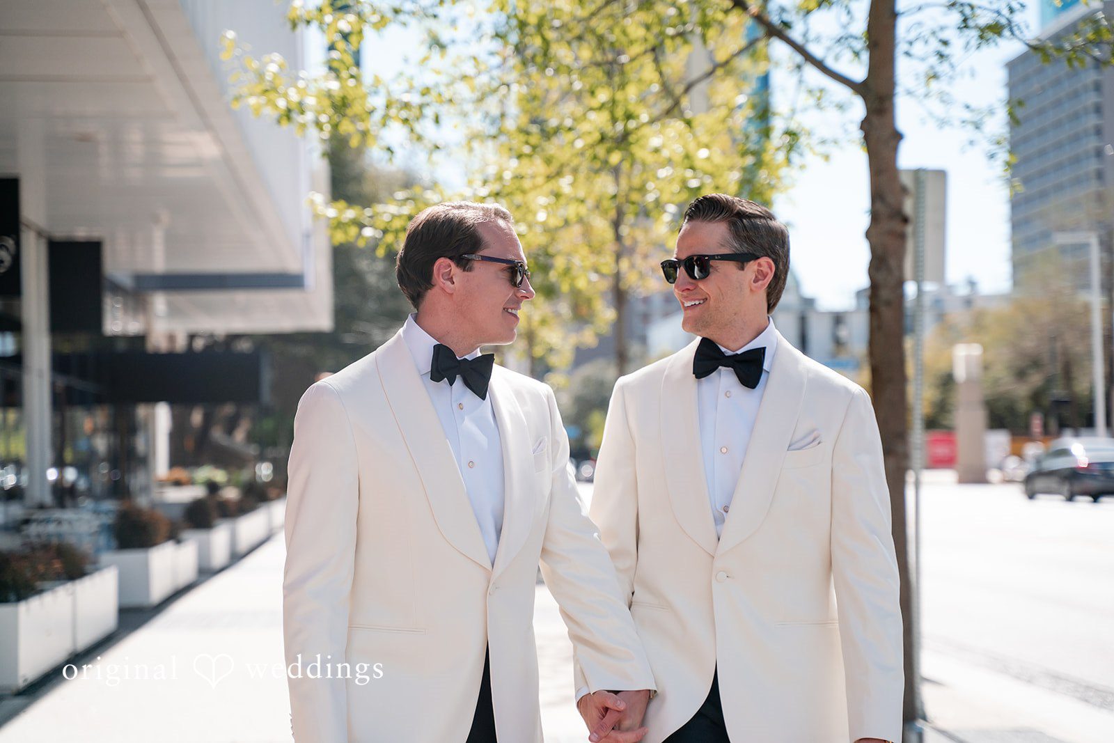 Dallas Wedding Photographers at Arts District Mansion | Matthew & Brown -