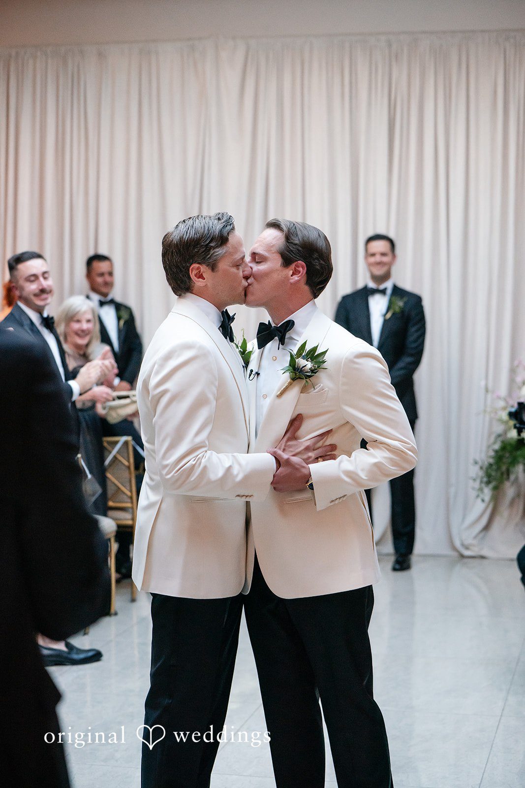 Dallas Wedding Photographers at Arts District Mansion | Matthew & Brown -
