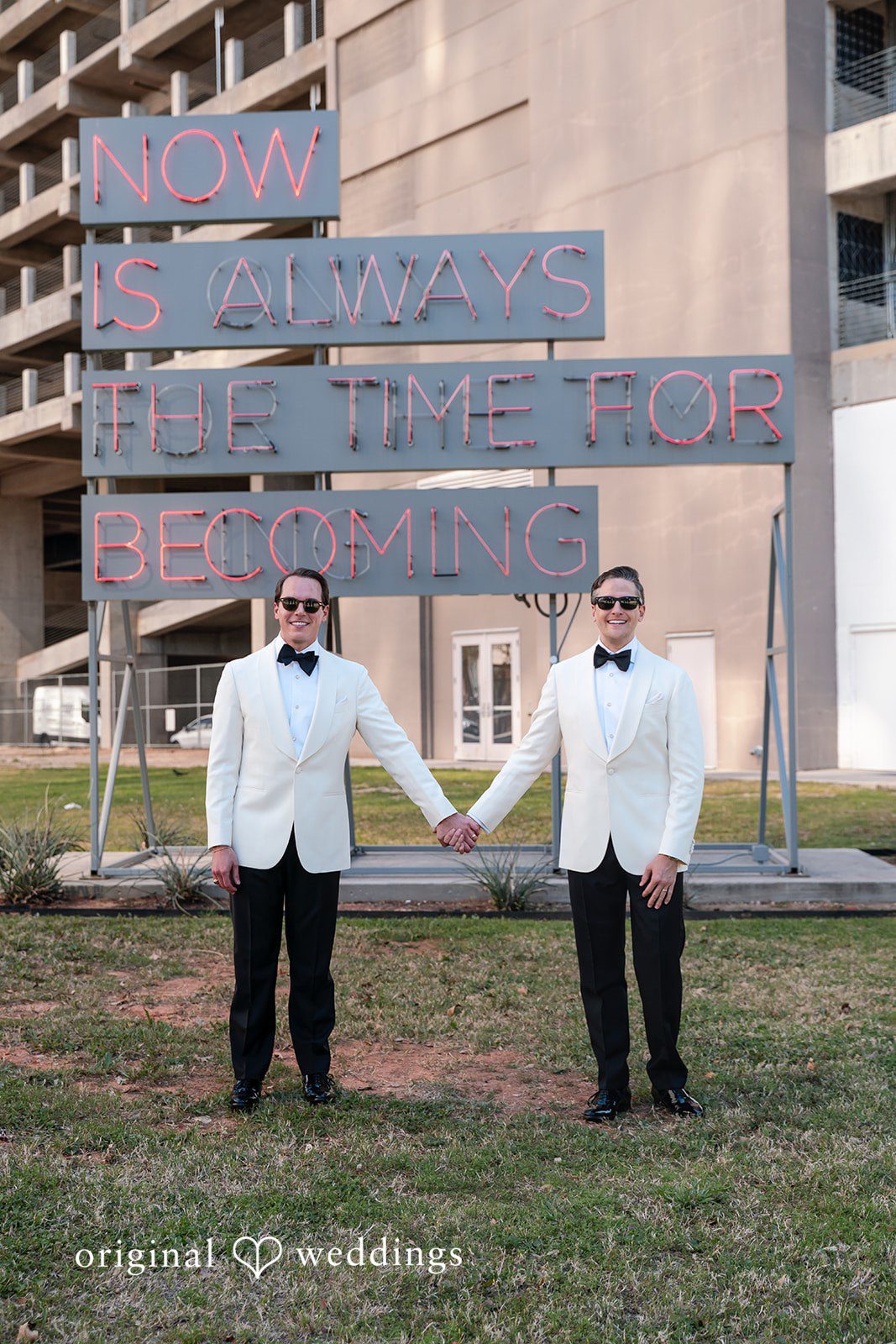 Dallas Wedding Photographers at Arts District Mansion | Matthew & Brown -