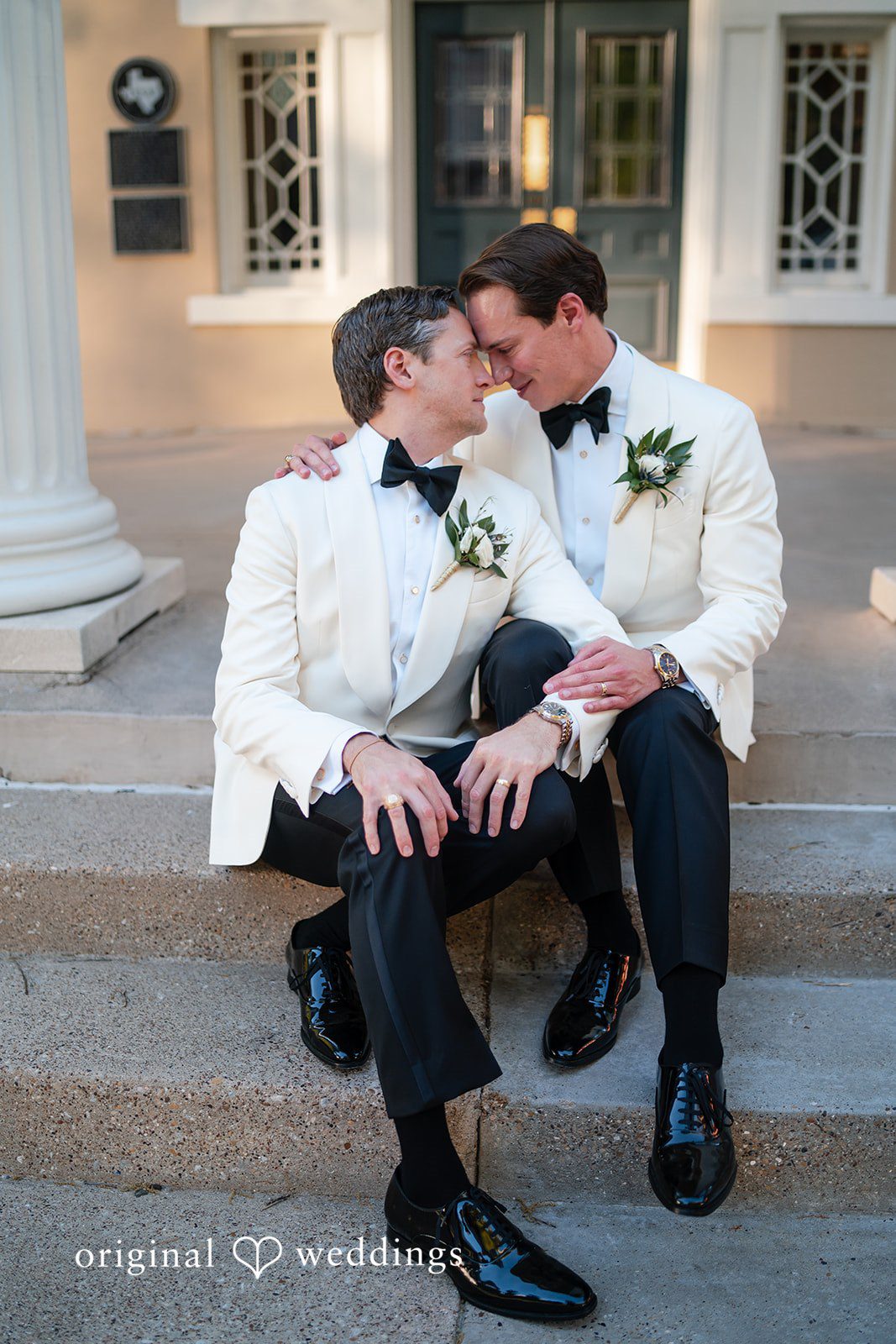 Dallas Wedding Photographers at Arts District Mansion | Matthew & Brown -