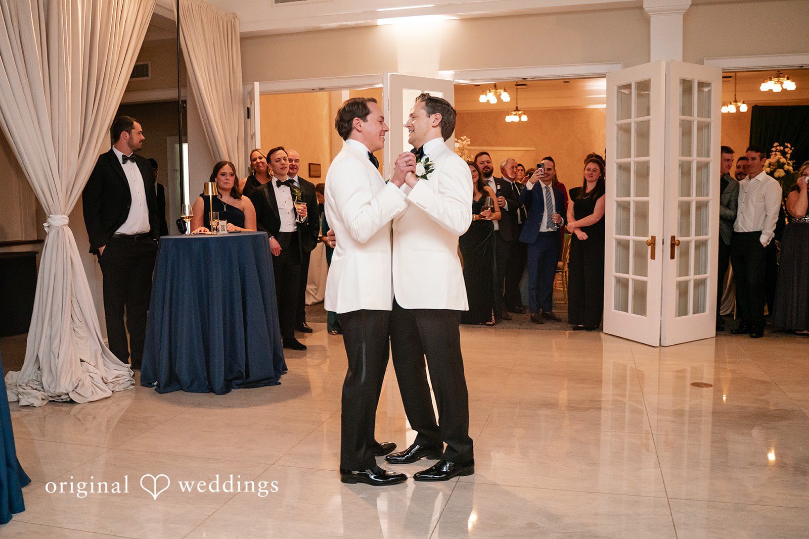 Dallas Wedding Photographers at Arts District Mansion | Matthew & Brown -