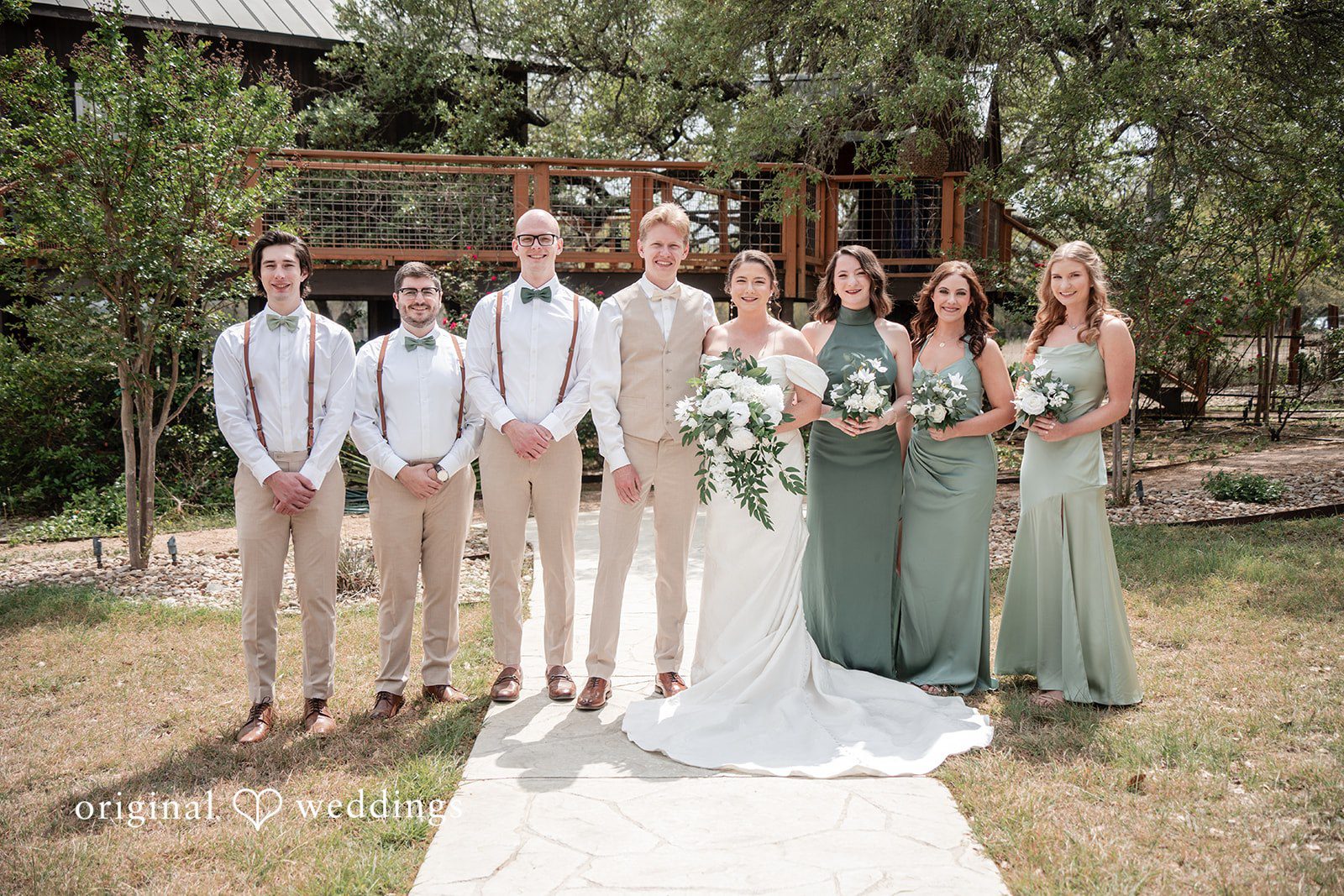 Hannah + Will Full wedding party group portrait at the venue
