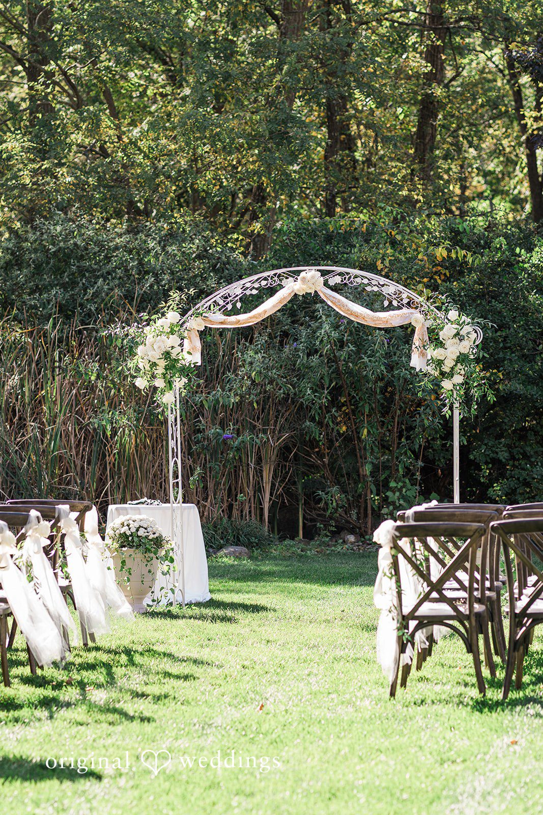 Elegant floral decoration at Bird and Bottle Inn