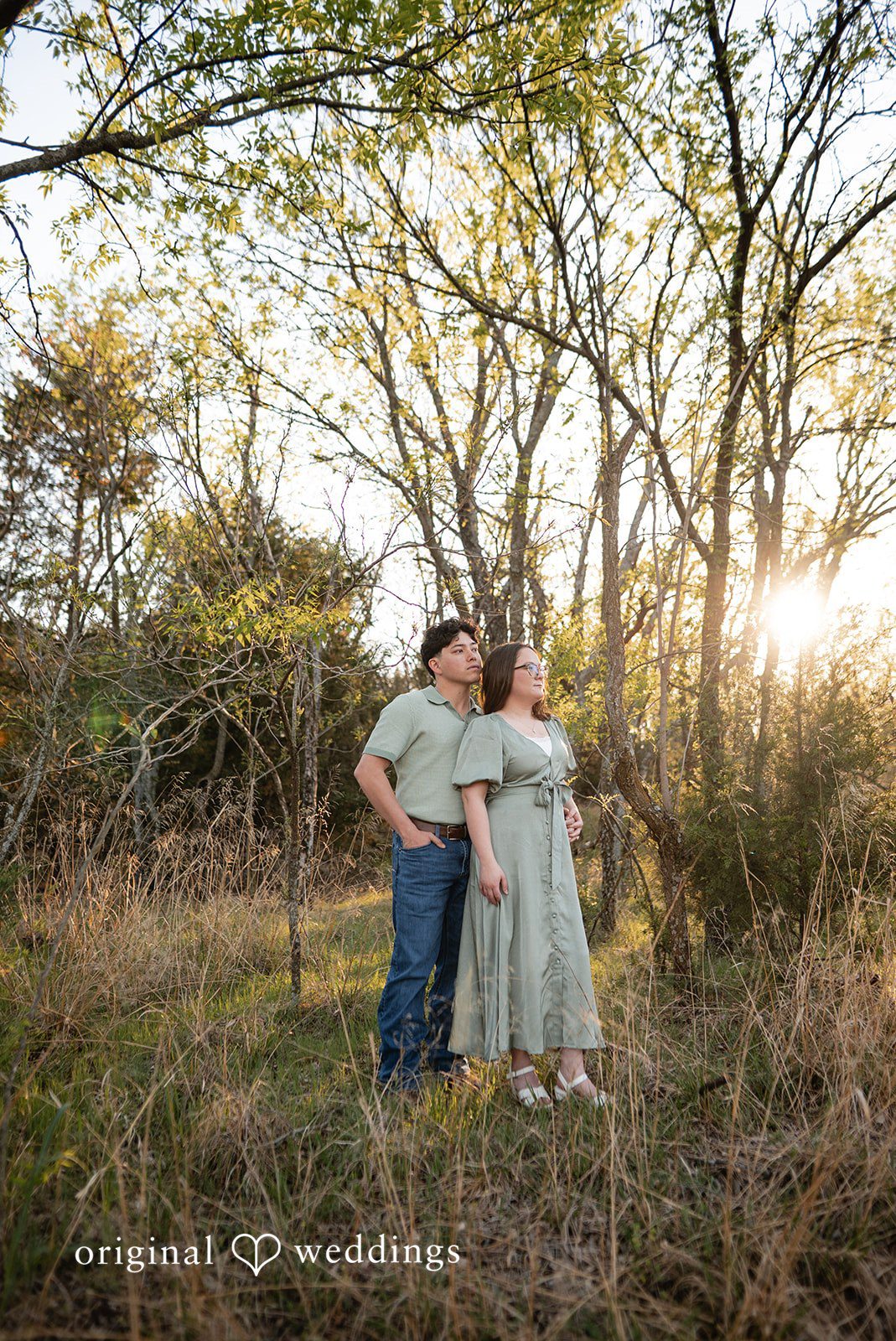 A stylish and beautiful portrait of the couple at the garden