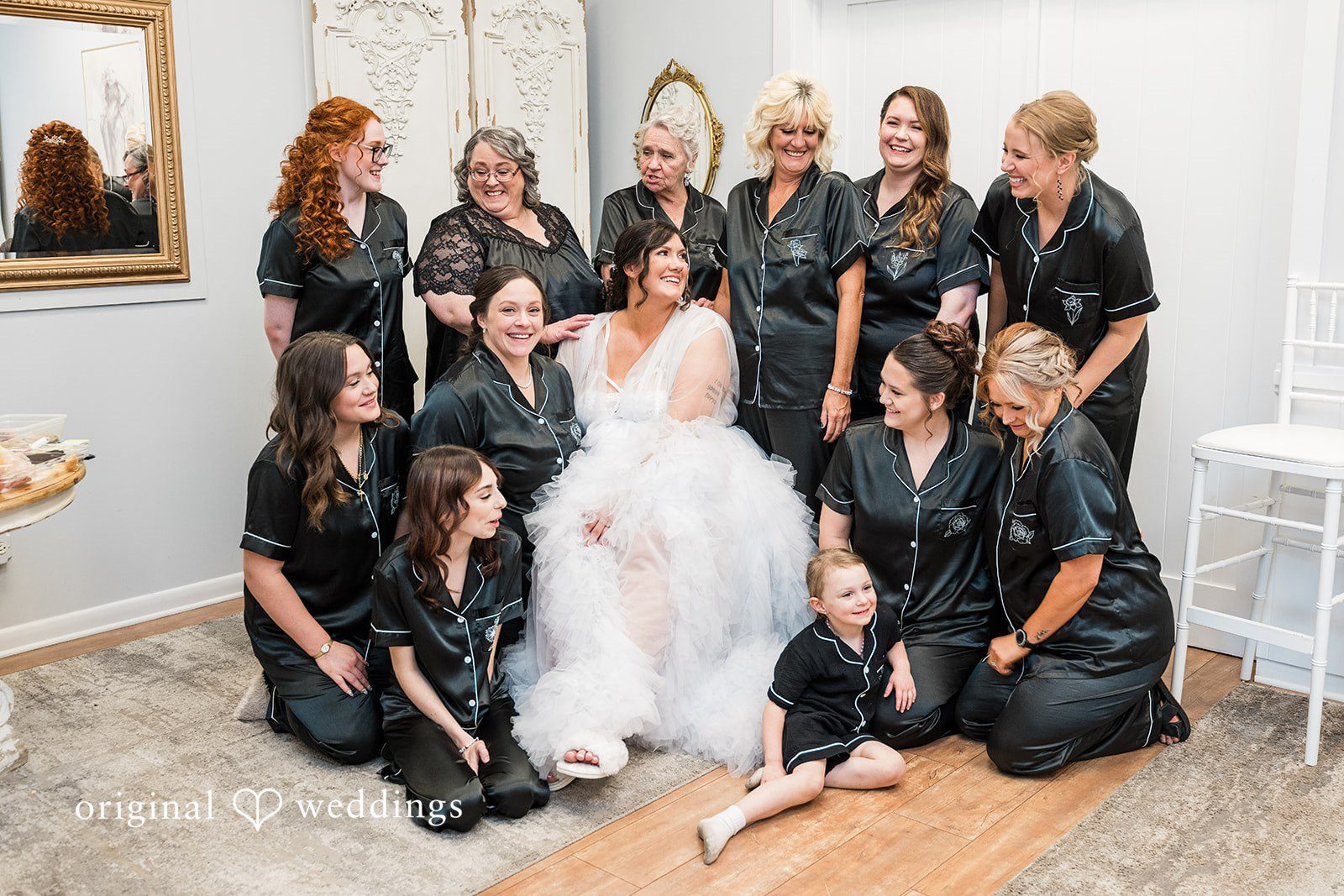 Lovely picture of bride with bridesmaids