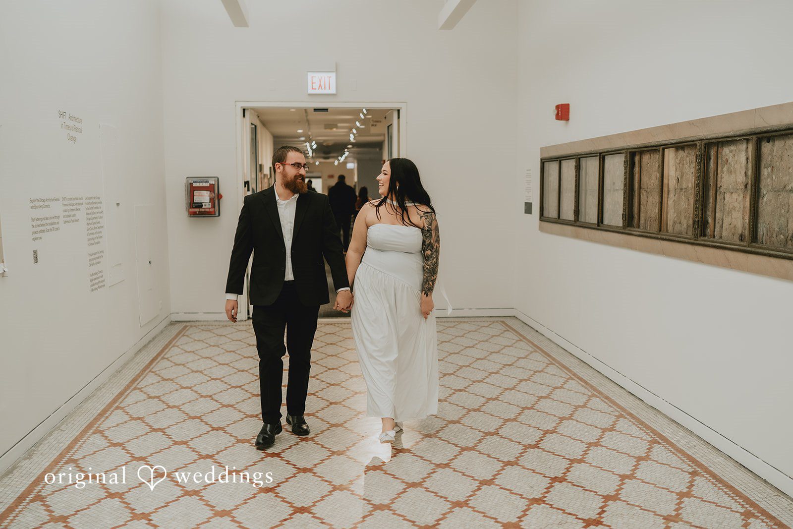 A beautiful portrait of the couple at Chicago Cultural Center