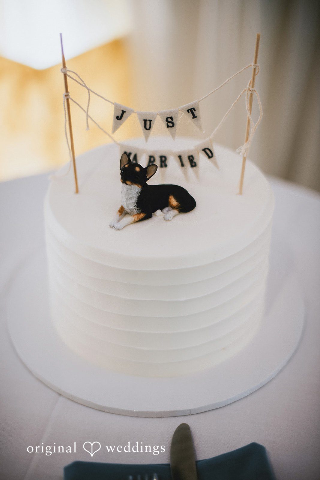 November 20, 2025 – Dominique & Chris – (ID-4497) Elegant wedding cake with simple modern details
