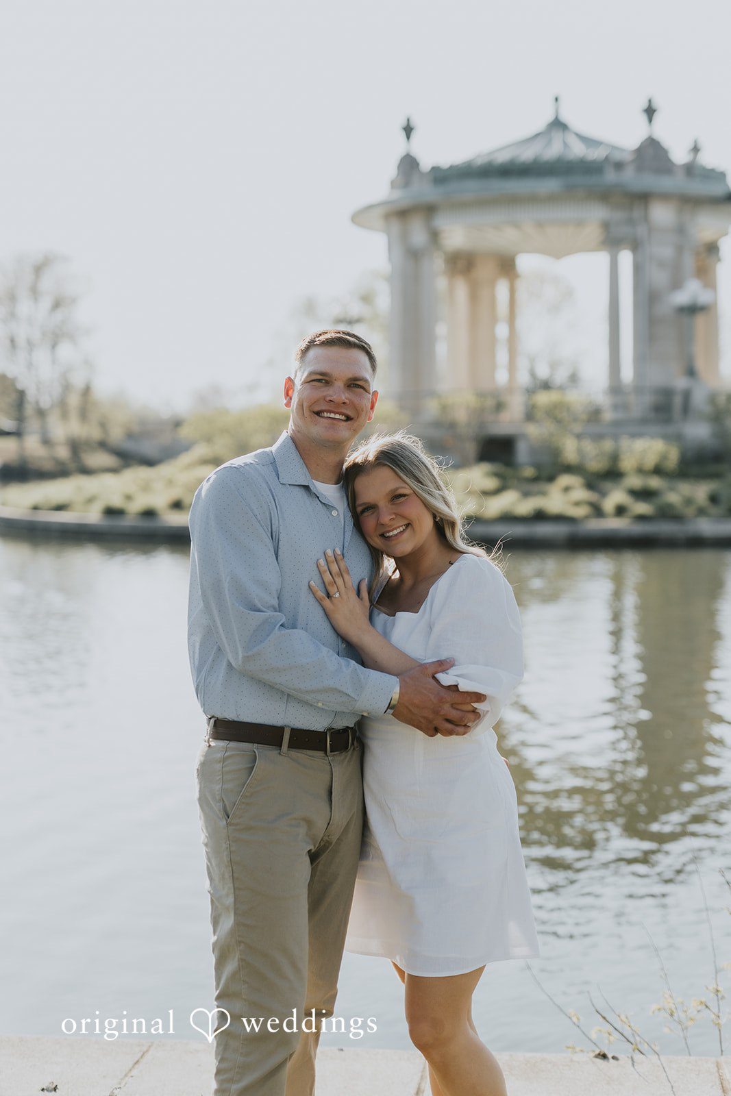 A beautiful portrait of the couple by the waterfront