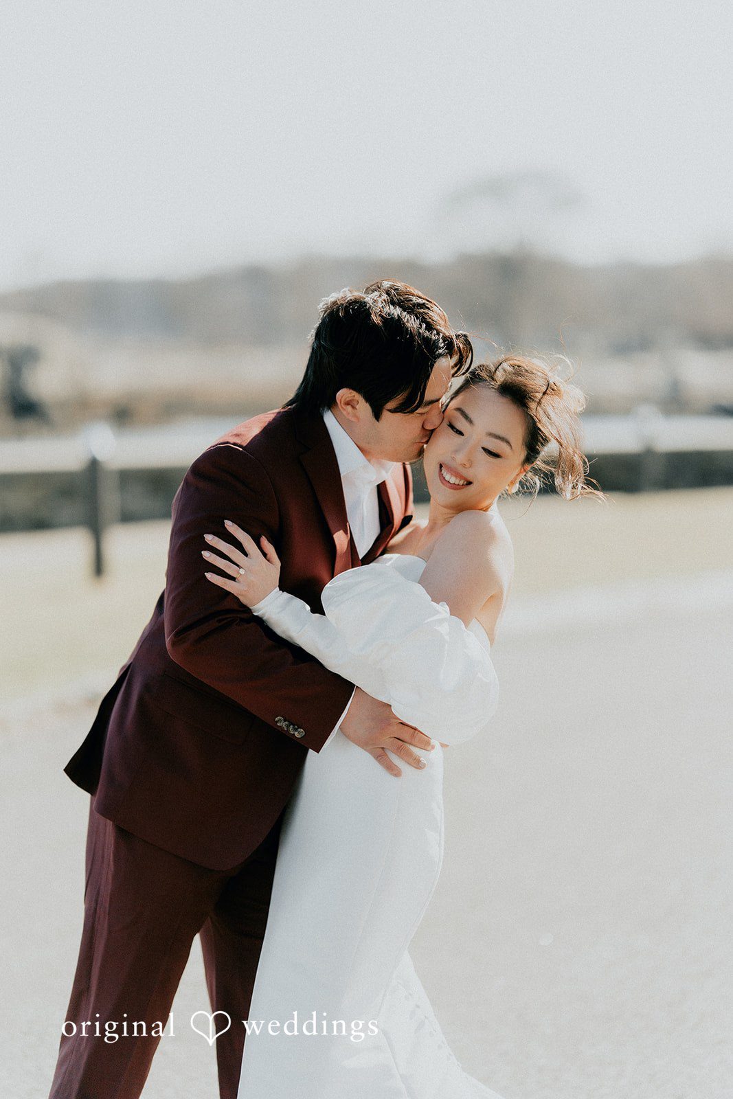 A romantic portrait of the couple at Glen Island Harbour Club