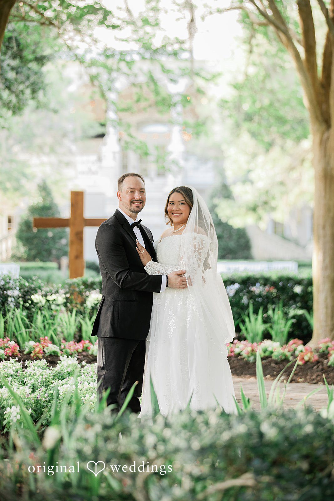 A stunning portrait of the couple