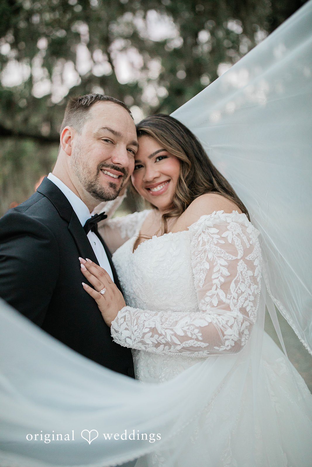 A stunning portrait of the couple