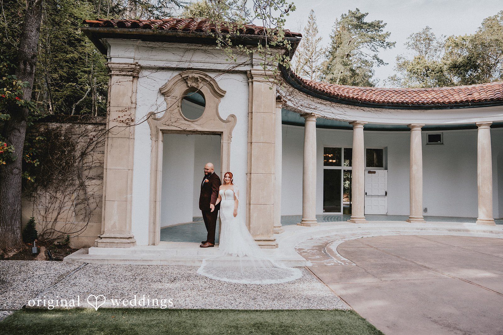 Beautiful picture of couple at Hacienda De Las Flores