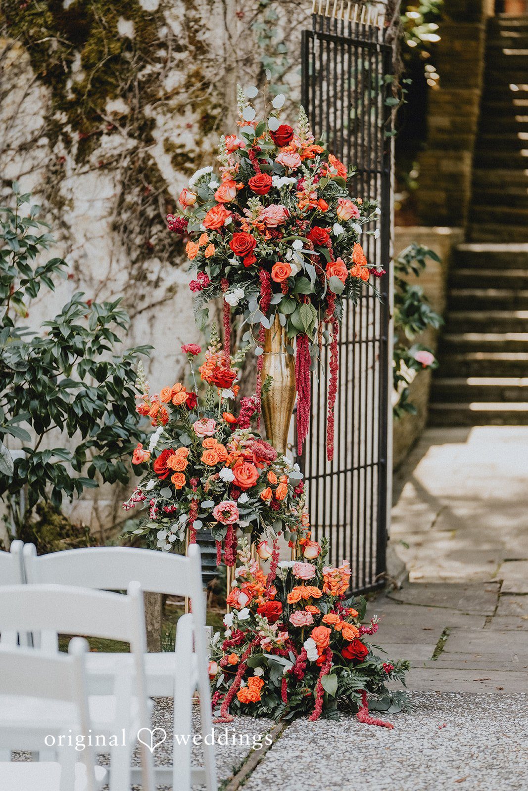 Intimate decoration of flowers at Hacienda De Las Flores