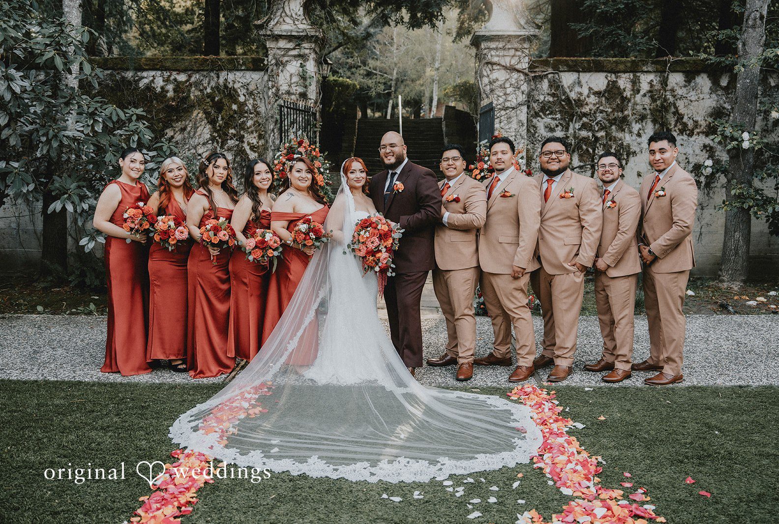 San Francisco wedding photography at Hacienda De Las Flores by original weddings capturing the group photo