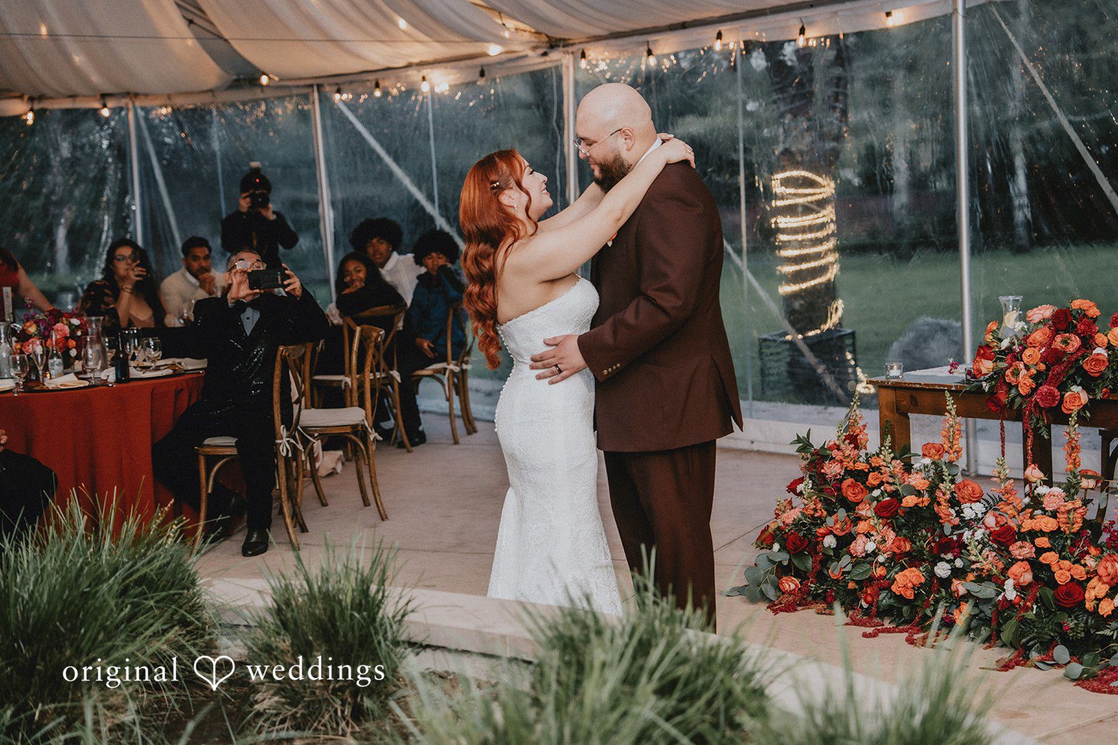 Romantic dance moment of couple at Hacienda De Las Flores
